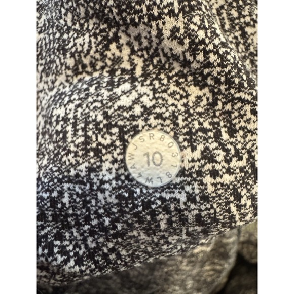 Lululemon Define Jacket Size 10 Womens Yoga Stretch Thumbholes Workout Gym - Picture 9 of 9